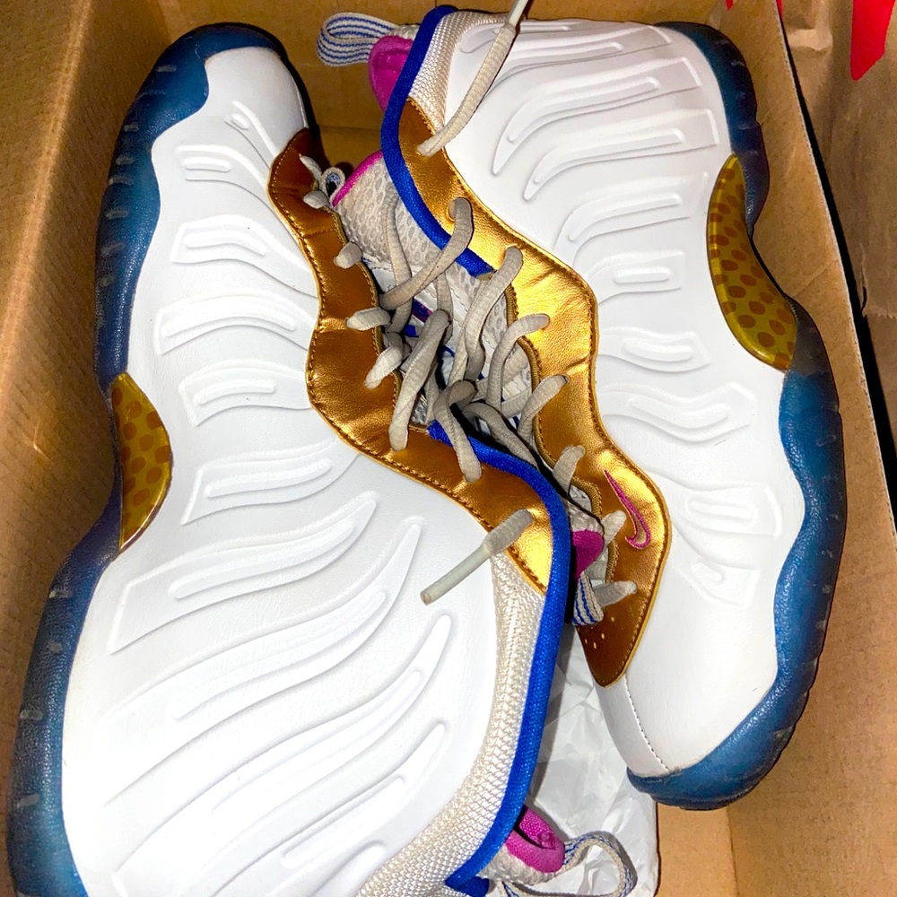 Foams shoes